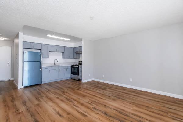 $1,649 / 1br - 570ft2 - 1BD 1BA, Elevator Access, Pet Friendly (2701 Randolph St, Huntington Park, CA)s