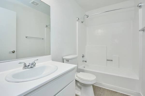 $2,479 / 2br - 830ft2 - Soothing Spa, Laundry Facility, Spacious Floor Plans (101 Bridewell St, Los Angeles, CA)s