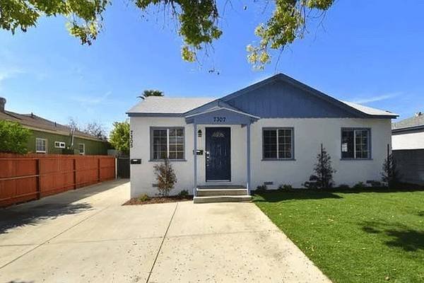 $1,400 / 2br - 856ft2 - Sweet 2-bedroom, 1-bath luxury home (Sun Valley, CA)s