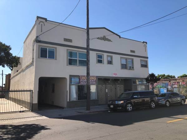 $3,375 / 3br - 3 bedroom Apartment - Close to USC, FIDM, MT ST MARY &amp; LA TRADE TECH (1366 W 24th Street)s