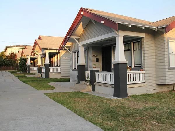 $768 / 2br - 720ft2 - Fully Renovated Modern interior 2-bedroom near the way (Los Angeles)s