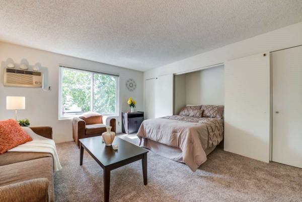 $2,095 / 1br - 611ft2 - Bright and beautiful 1 bed / 1 bath! Don&#039;t wait to call us home! (Tarzana - The Newporter)s