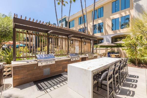 $3,992 / 3br - 1236ft2 - Wonderful 3-Bedroom 2-Bath Condominium Featuring Resort-Style Amenities – Pets Welcome! (Sherman Oaks)s
