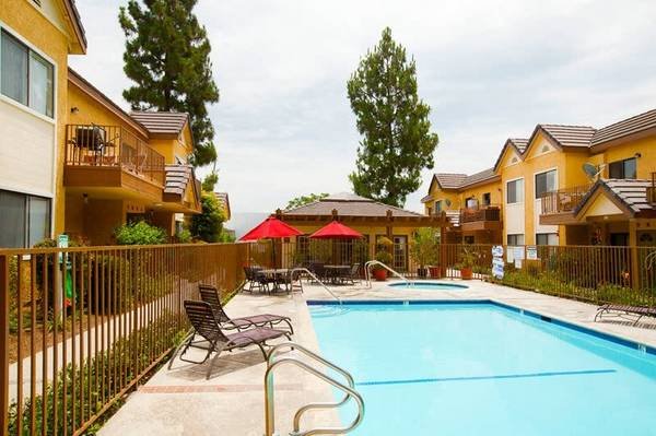 $2,600 / 2br - 1008ft2 - 2-Bedroom 2-Bath with Central Air, Heat, and Ceiling Fan (Monrovia)s
