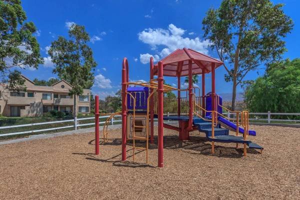 $2,399 / 2br - 836ft2 - 2-Bedroom in Canyon Country with Dishwasher – Apply Now! (Santa Clarita)s