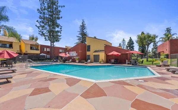 $2,823 / 3br - 1117ft2 - 3-Bedroom with Oversized Closets and Controlled Accesss