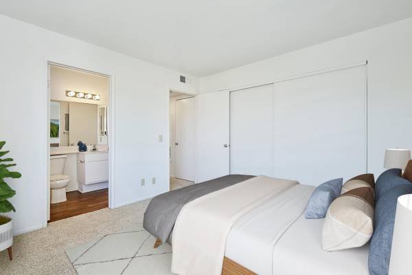 $2,399 / 1br - 704ft2 - 1-Bedroom with Dishwasher, Cable Ready, and Large Walk-In Closets (27303 N. Sara St., Los Angeles, CA)s