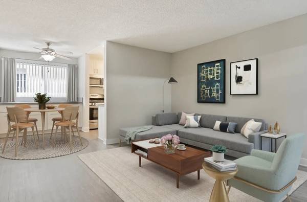 $1,800 / 500ft2 - Studio with Sauna, Patio/Balcony, and Fitness Center (1340 N Poinsettia Pl, Los Angeles, CA)s