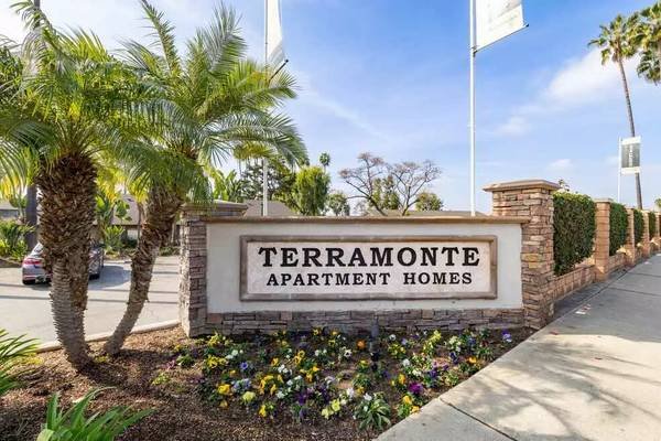 $2,197 / 1br - 704ft2 - Your Sanctuary Awaits: 1 Bedroom, 1 Bath, and Much More! (Pomona)s