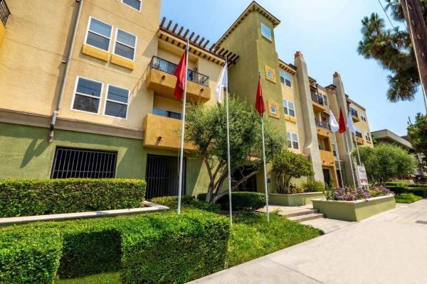 $2,821 / 2br - 1121ft2 - Need a Bigger Place to Call Home? Check Us Out! 1121 SqFt, 2 Bedrooms (Northridge - Near CSUN)s