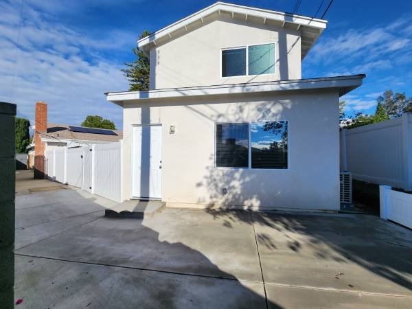 $3,500 / 3br - 1200ft2 - Brand New Construction! Washer Dryer, Stainless Steel Appliances, Quartz, Large Patio, (North Hills)s