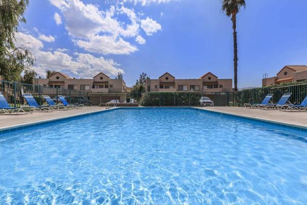 $2,349 / 2br - 836ft2 - Dishwasher, in Canyon Country CA, 2 Bedroom (Santa Clarita)s