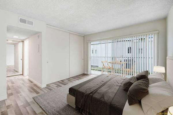 $2,395 / 1br - 805ft2 - 1+1 in Sherman Oaks, Ceiling Fan, Fridge, Central A/C, Specials (Sherman Oaks)s