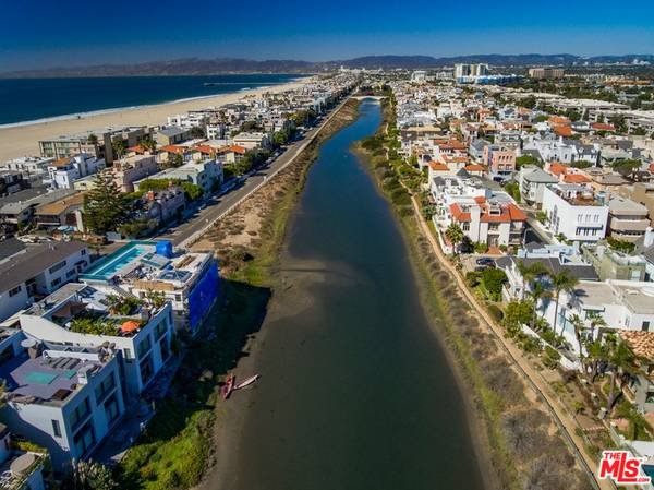 $475 / 5br - Close To The Water, Pier/ Walk Everywhere. Jacuzzi. Sept 22-29th. (Venice, Los Angeles, CA)s