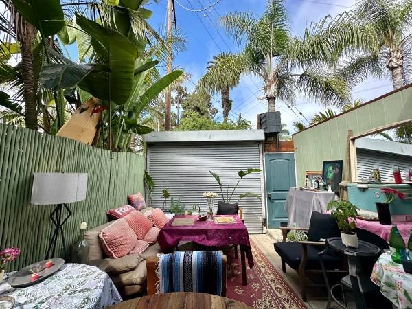 $3,250 / 1br - 900ft2 - Awesome Venice Beach 1 Bed 1 Bath Apartment with Sunny Zen Patio and Balcony (Venice)s