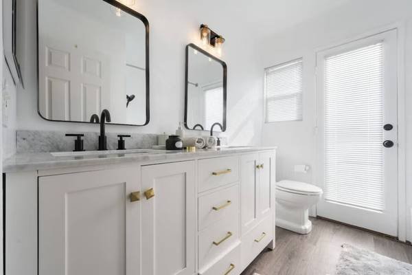 $491 / 4br - Wexford Hills Poolside Haven with Backyard and BBQ (Los Angeles)s