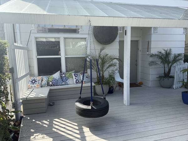 $2,000 / 3br - 600ft2 - Peaceful, Beautiful Beach House with Lots of Privacy (Santa Monica)s