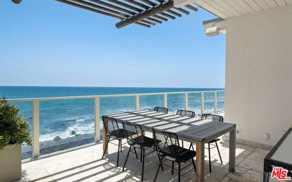 $1 - 3 Bedroom - House On The Beach - OCT 30 - NOV 17th, AUG 16-23rd (Malibu Rd, Malibu, California)s