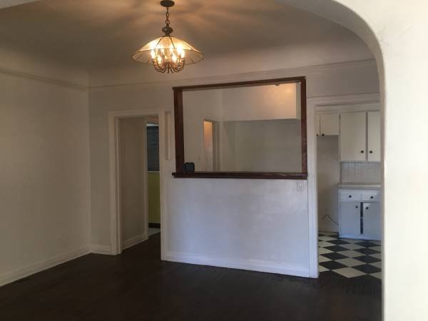2 Bedroom 1 Bathroom Unit in the Center of Chinatown (Chinatown/Echo Park)s