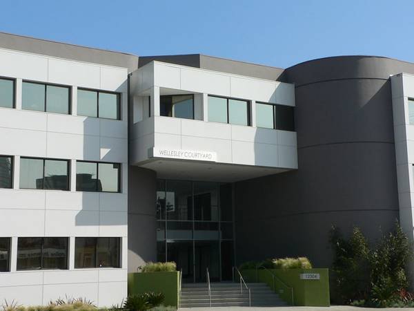 1100ft2 - Reserve Your Holiday Event Space Now (West LA/Santa Monica adj.)s