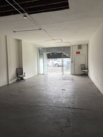 Retail Storefront Space for Rent: $2,200 for 1650ft2 (Los Angeles)s