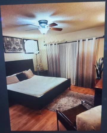 $1,099 / 2br - 1000ft2 - Large Bedroom &amp; Private Bathroom in a 2-Bedroom Condo. (Inglewood (North))s