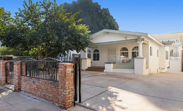 $2,700 / 3br - One roommate wanted to share 3 Bed x 2 Bath with one other person (Silverlake)s