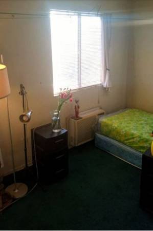 $500 / 2br - Room share with private dividers (Los Feliz/East Hollywood)s