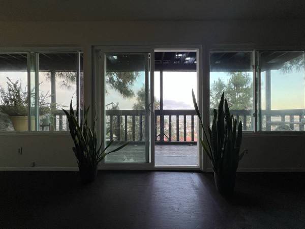 $1,699 for a 1-bedroom - Large, Bright Ocean View Bedroom with a Private View Deck (Torrance)s