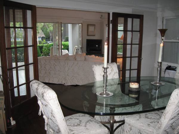 $1,100 for a 2-bedroom - Live in the Most Desirable Neighborhood in Pasadena - Walk Everywhere (South Lake (Cal-Tech))s