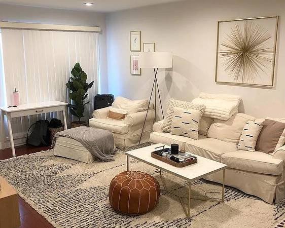 $1,450 for a 1-bedroom, 750 sq ft - Sunny Spacious Furnished One Bedroom One Bathroom (Los Angeles, CA)s
