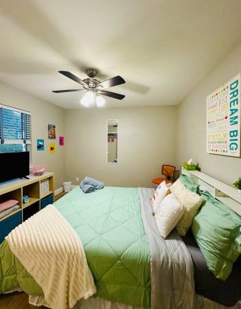 $1,250 for a 1-bedroom - Furnished Room and Bath in Highly Sought Area - SAFE, CLEAN, SECURE (North East Santa Clarita Area)s