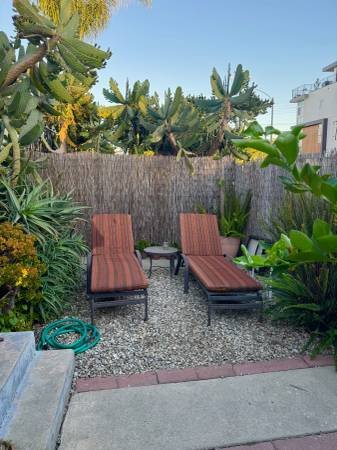 $2,100 for a 1-bedroom, 500 sq ft - Charming One-Bedroom Duplex (Culver City/South Robertson)s