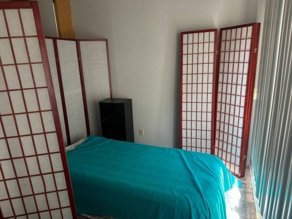 $225 Week-to-Week Temporary Space (North Hollywood)s
