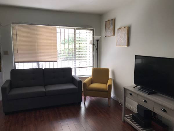 $2,300 / 1br - Fully Furnished 1BR Apartment (Culver City/Palms)s
