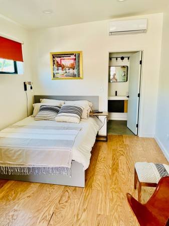 $2,790 / 1br - Venice Beach Studio with Private Yard (Venice)s