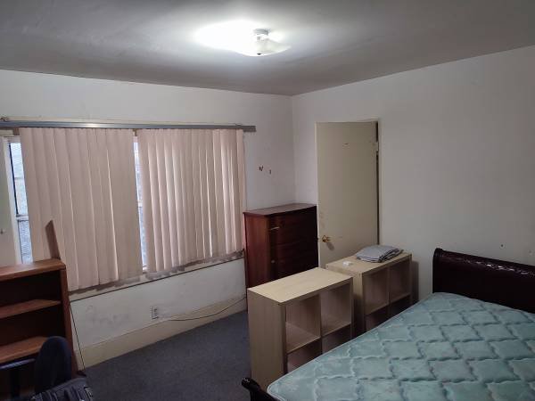 $930 / 1br - 180ft2 - A Private Bedroom, Quiet &amp; Safe (Just South West from Koreatown)s
