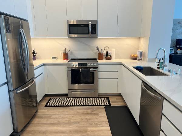 $1,500 / 1br - 900ft2 - Quiet Luxury 1BR in Culver City | Top Floor | Jacuzzi, Pool, Gym (Los Angeles)s