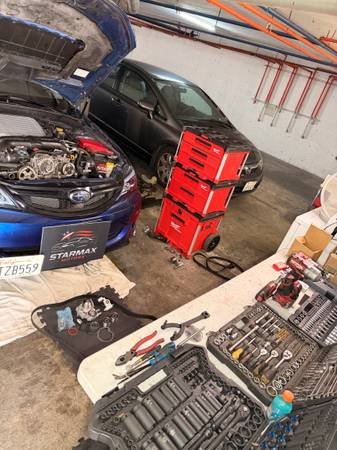 Mobile Mechanic in Los Angeles (Reseda) Mobile Mechanic in Los Angeles (Reseda)