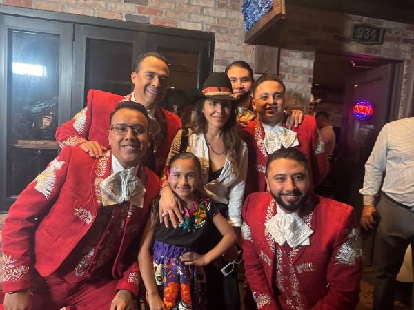 Mariachi Victoria (Los Angeles) Mariachi Victoria (Los Angeles)