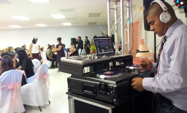 Latino DJ Available for Weddings, Sweet 16, Quinceaneras, Cumpleanos, etc., in All Los Angeles Areas Latino DJ Available for Weddings, Sweet 16, Quinceaneras, Cumpleanos, etc., in All Los Angeles Areas