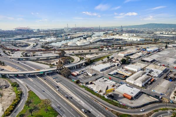 Real Estate and Commercial Photography with Drone Services (Los Angeles) Real Estate and Commercial Photography with Drone Services (Los Angeles)