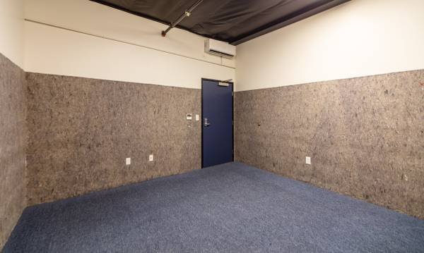 Music Studio - Premium 24-Hour Monthly Lockouts Available (North Hollywood & Van Nuys) Music Studio - Premium 24-Hour Monthly Lockouts Available (North Hollywood & Van Nuys)