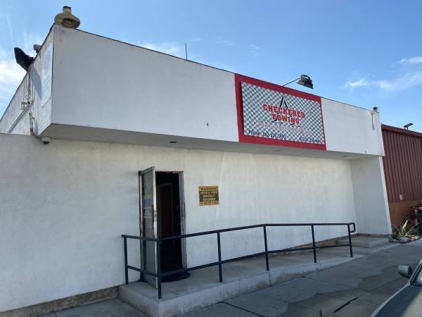 A Checkered Towing (Long Beach)s