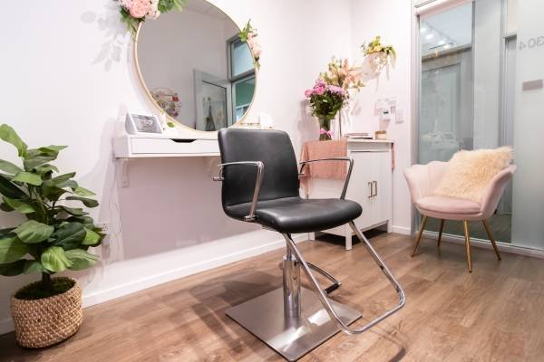 Studios Starting at $329 with 1 Month Free Rent and $500 Studio Design Credit at The Village @ Westfield Topangas