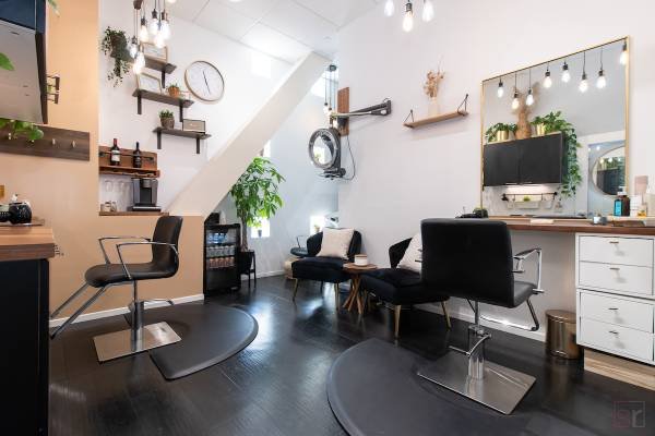 Move-In Special: 5 Free Weeks Rent with $500 Studio Design Credit in Burbanks